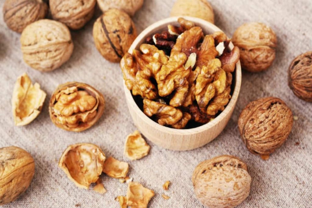 Benefits of Eating Walnuts Everyday